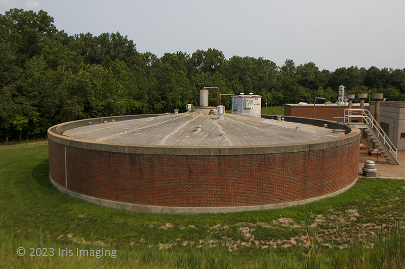 Removing oxygen hating bacteria with other bacteria